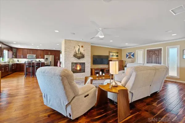 12578 Lomica Dr, San Diego, CA 92128