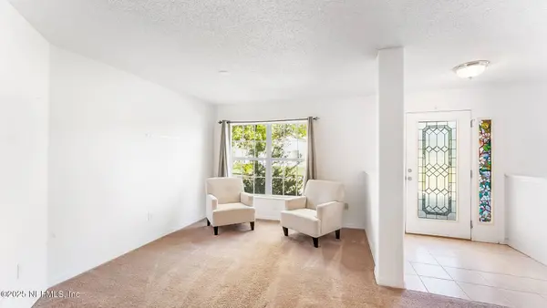 8 WHITE HURST LN, Palm Coast, FL 32164