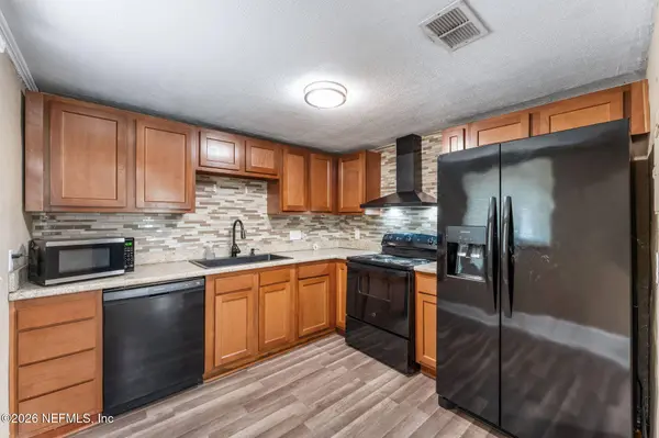 10501 WOOSTER DR, Jacksonville, FL 32218