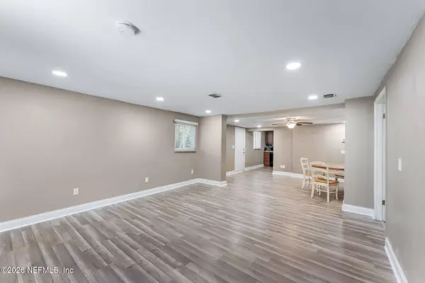 10501 WOOSTER DR, Jacksonville, FL 32218