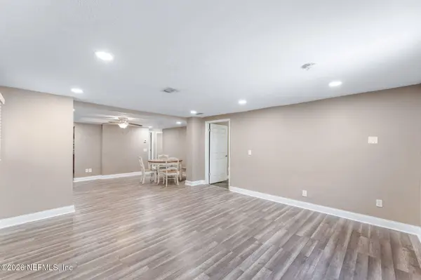 10501 WOOSTER DR, Jacksonville, FL 32218