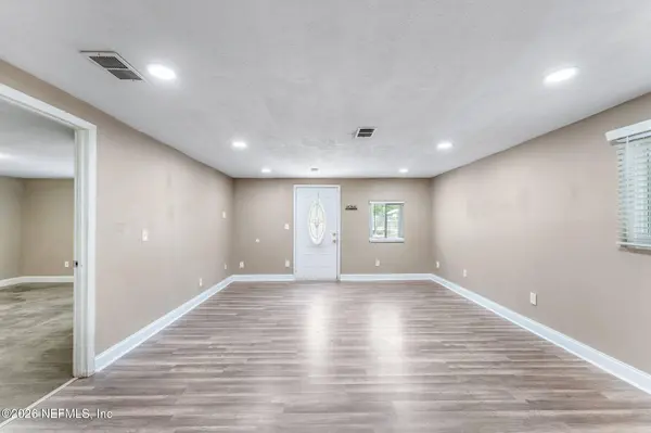 10501 WOOSTER DR, Jacksonville, FL 32218