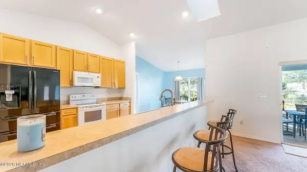 8 WHITE HURST LN, Palm Coast, FL 32164