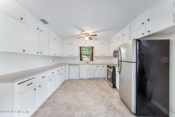 5330 OAK FOREST DR, Jacksonville, FL 32211