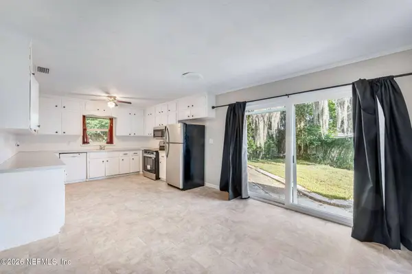 5330 OAK FOREST DR, Jacksonville, FL 32211