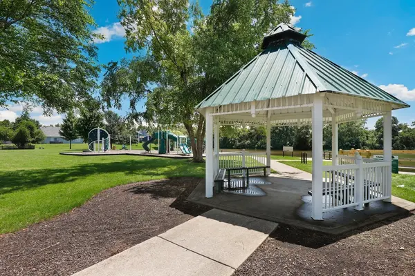 How Walkable is New Lenox, IL?