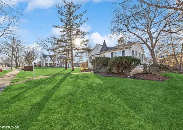 How Competitive is the Arlington Heights, IL Housing Market?,Laura Shulman