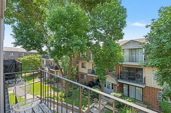 How Walkable is Northbrook, IL?