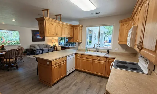 1050 W RED HILLS 89, Washington, UT 84780