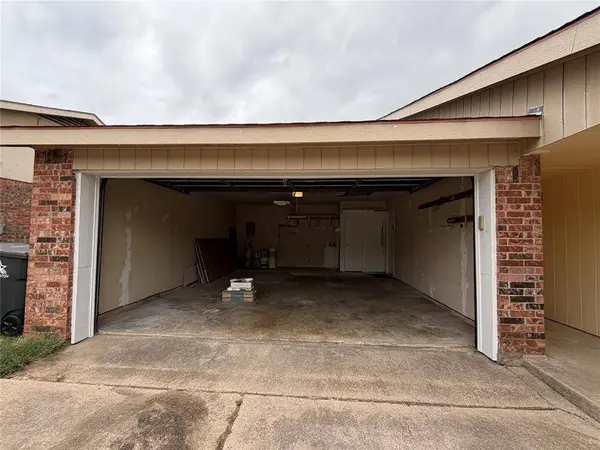 2309 Newbury Drive, Arlington, TX 76014