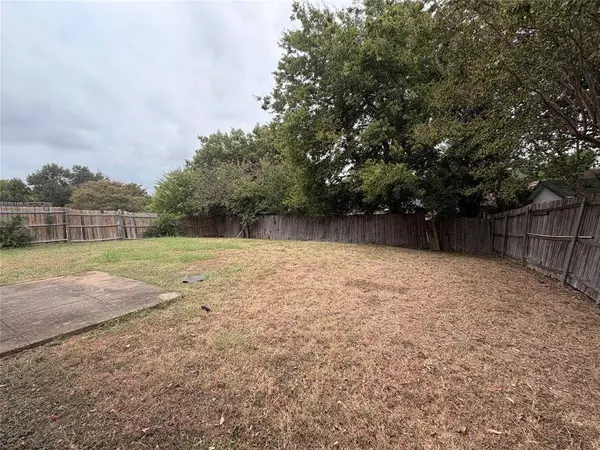 2309 Newbury Drive, Arlington, TX 76014