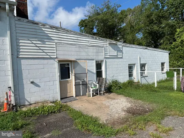 24 VIRGINIA AVE, Fredericksburg, VA 22405