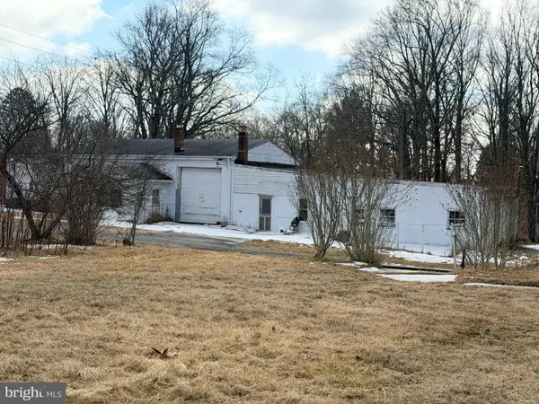 24 VIRGINIA AVE, Fredericksburg, VA 22405