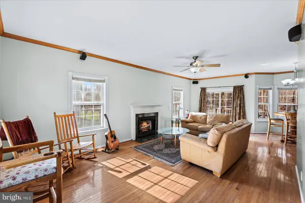 12201 STONEHENGE DR, Fredericksburg, VA 22407