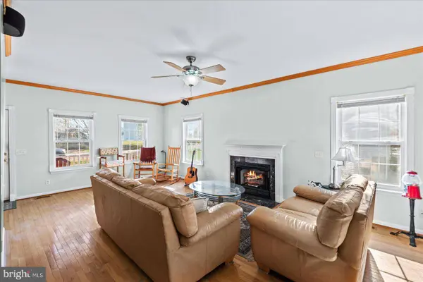 12201 STONEHENGE DR, Fredericksburg, VA 22407