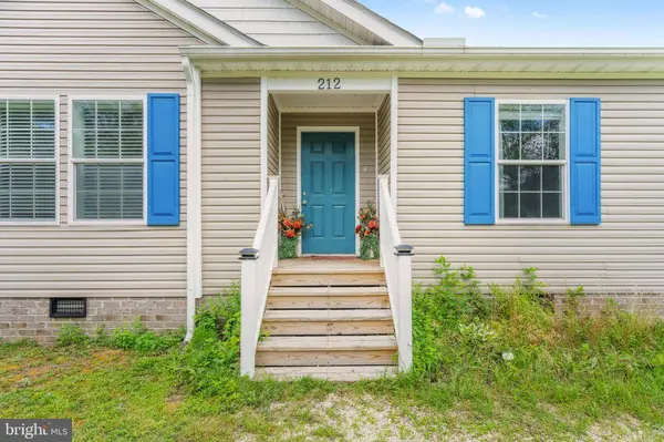212 BRIAR CIR, Bumpass, VA 23024