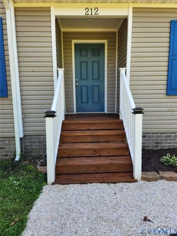 212 Briar CIR, Bumpass, VA 23024