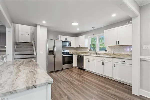 18 Brookfield DR, Hampton, VA 23666