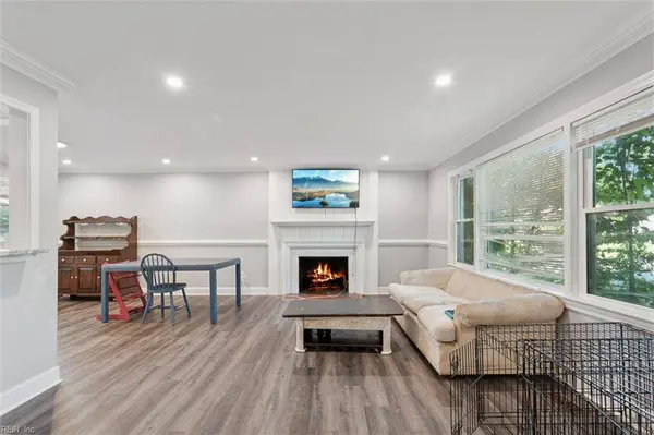 18 Brookfield DR, Hampton, VA 23666