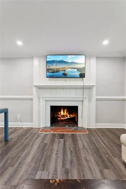 18 Brookfield DR, Hampton, VA 23666