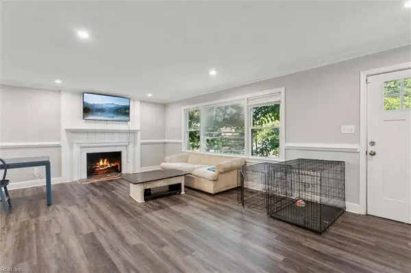 18 Brookfield DR, Hampton, VA 23666