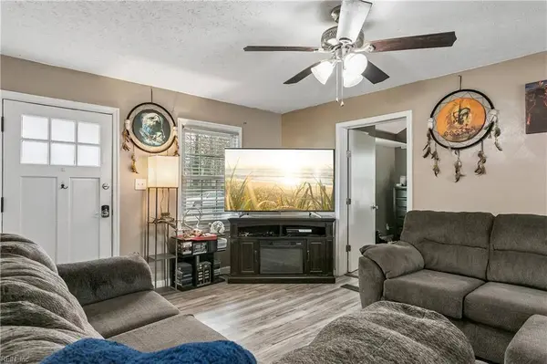 125 Patrician DR, Hampton, VA 23666