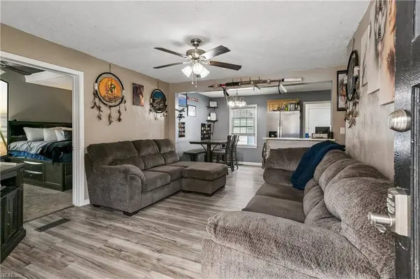 125 Patrician DR, Hampton, VA 23666