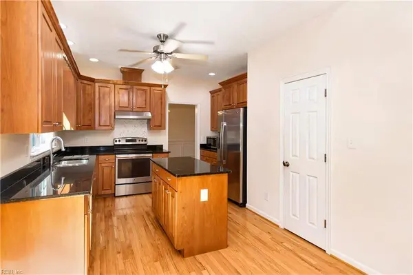 105 Crossing Waters WAY, Yorktown, VA 23690