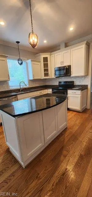 8148 Beckwith DR, Hayes, VA 23072