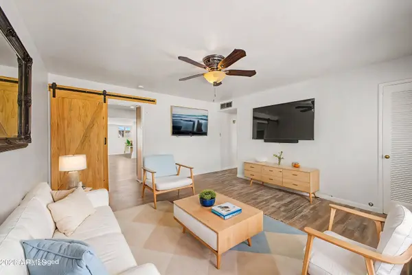 1522 W LAWRENCE Lane, Phoenix, AZ 85021