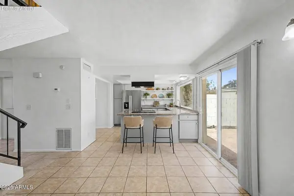 2046 W HAZELWOOD Parkway, Phoenix, AZ 85015