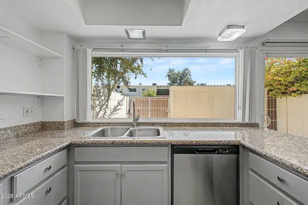 2046 W HAZELWOOD Parkway, Phoenix, AZ 85015