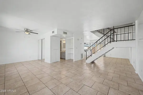 2046 W HAZELWOOD Parkway, Phoenix, AZ 85015