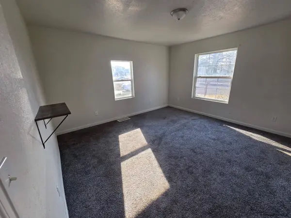 817 W 9TH ST, Cheyenne, WY 82001