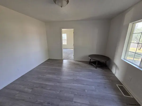 817 W 9TH ST, Cheyenne, WY 82001