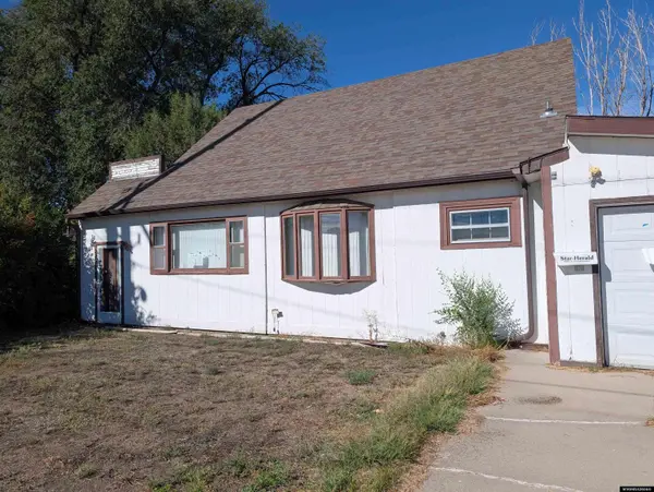 2634 E E St