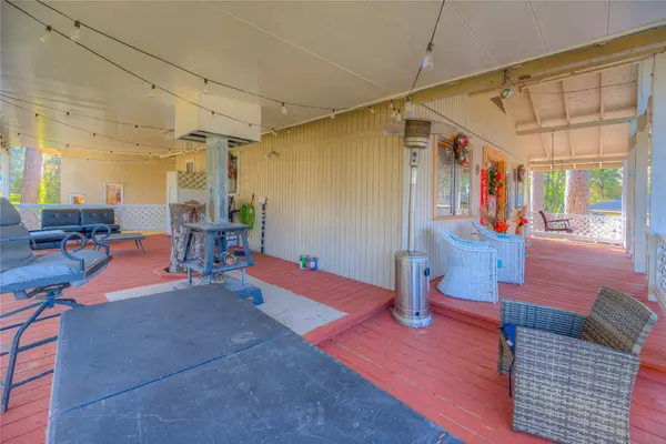 123 HILLTOP, Onalaska, TX 77360