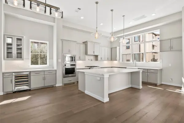 Inside 5342 Chandler Street | Rice Military Houston Home