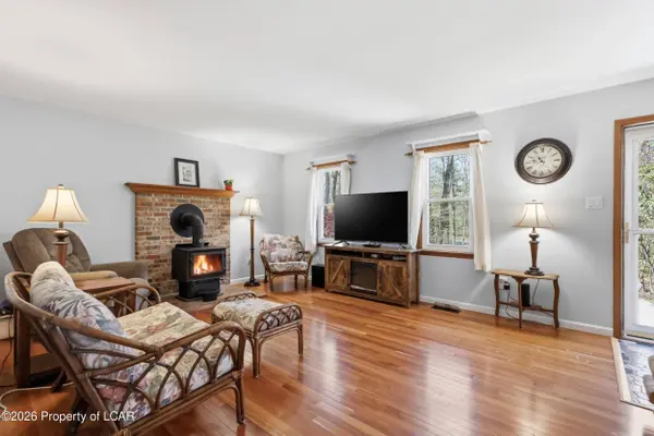1228 S Main RD, Mountain Top, PA 18707