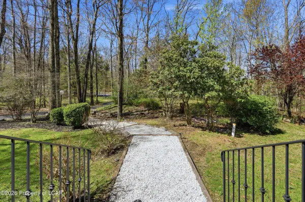 1228 S Main RD, Mountain Top, PA 18707