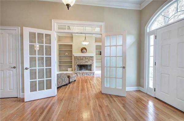 302 Waterfall CT, Canton, GA 30115