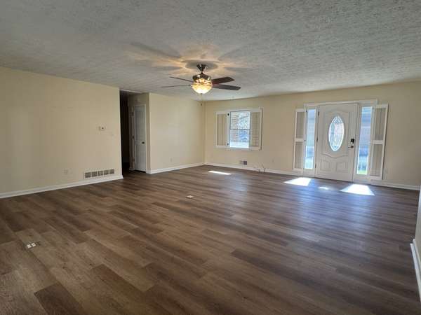 Marietta, GA 30064-3137,370 Merrydale Dr SW