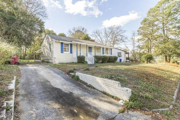 1334 Lakeview Drive, Macon, GA 31206