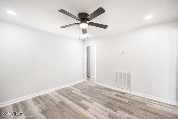 1334 Lakeview Drive, Macon, GA 31206