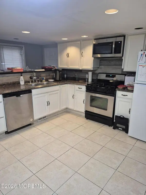 366 Lake Avenue, Oakhurst, NJ 07755