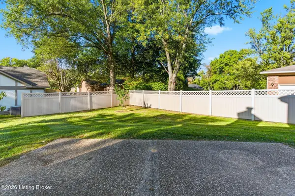 304 Cambridge Station Rd, Louisville, KY 40223