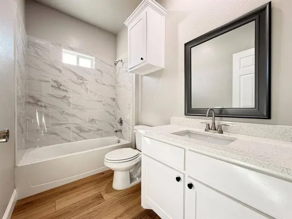 2105 College Street, Greenville, TX 75401