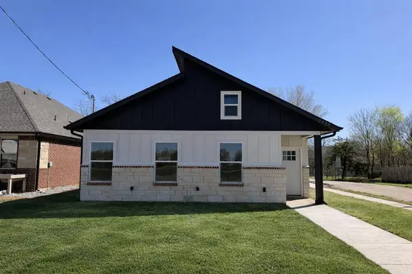 2225 College Street, Greenville, TX 75407
