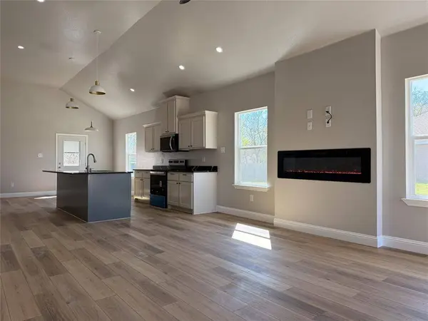 2225 College Street, Greenville, TX 75407