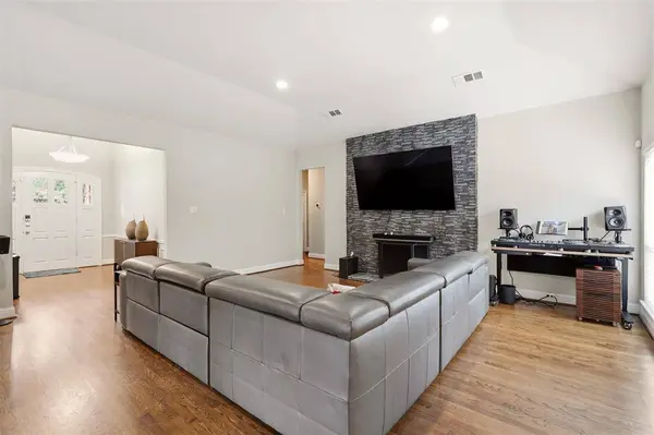 6302 Warm Mist Lane, Dallas, TX 75248